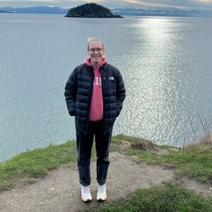 Meet your Posher, Eva